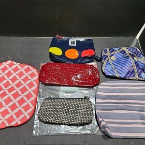 Estee Lauder Collection of Make-up Bags   (BAG007)